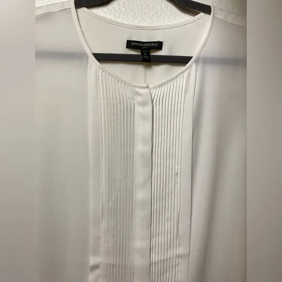 NWT Banana Republic Blouse - Picture 2 of 9